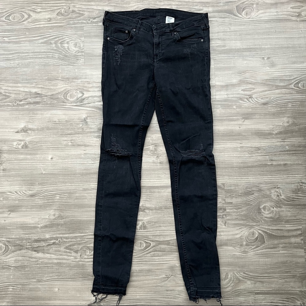 H&M • Skinny Stretch Low Waist Dark Gray Distressed Denim Jeans